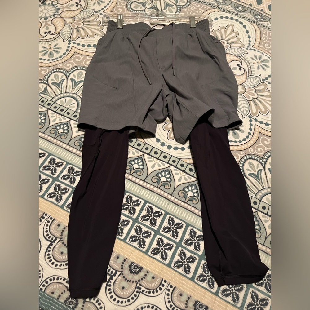 Men’s Small athletic shorts Lululemon w/ liner legging gray black running